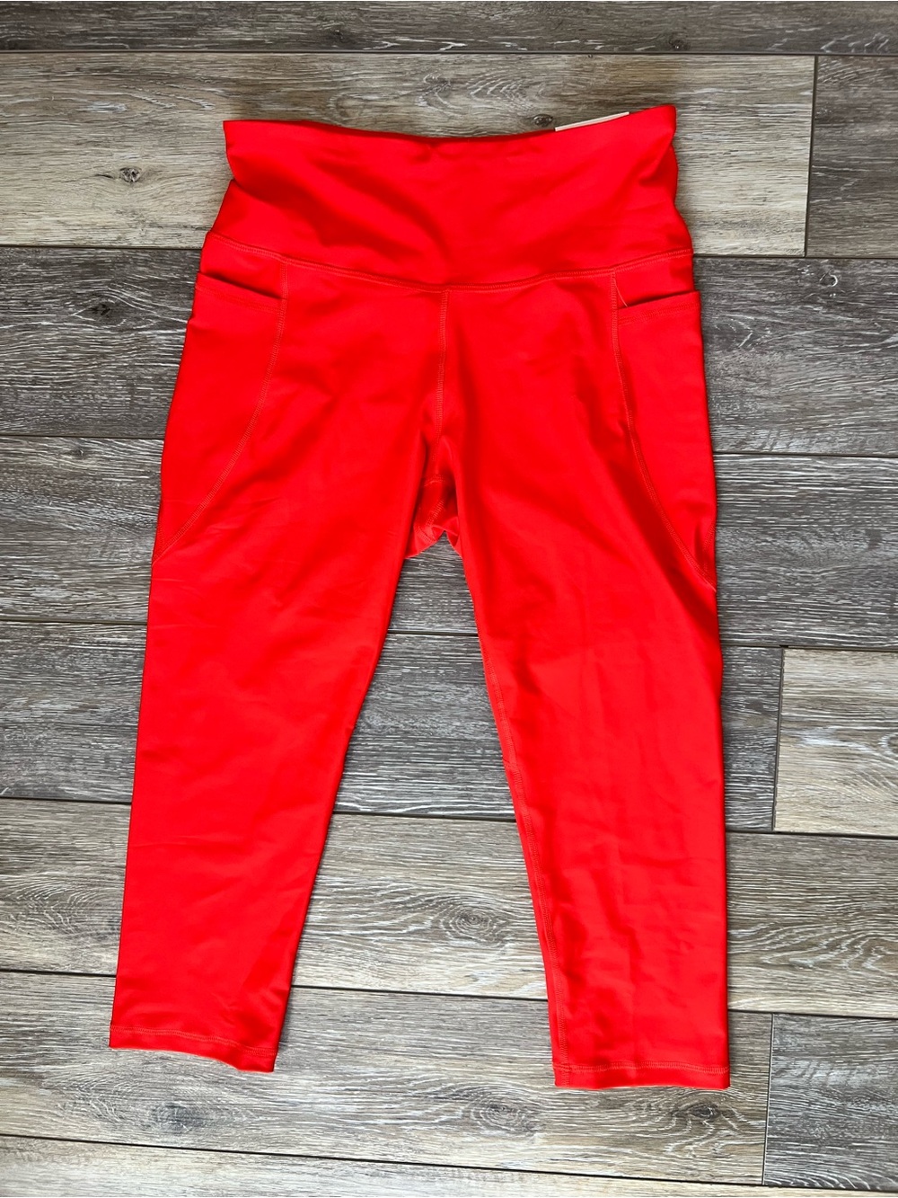 Old Navy Active Elevate Crop Leggings Size L NWT